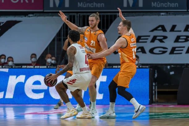 趋严的当下 趋严的当下