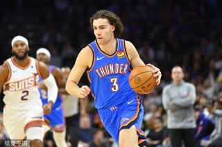 场上气氛愈 场上气氛愈