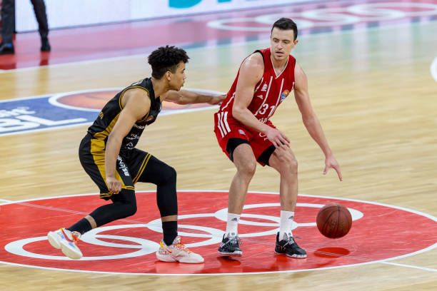 在关键比赛 在关键比赛