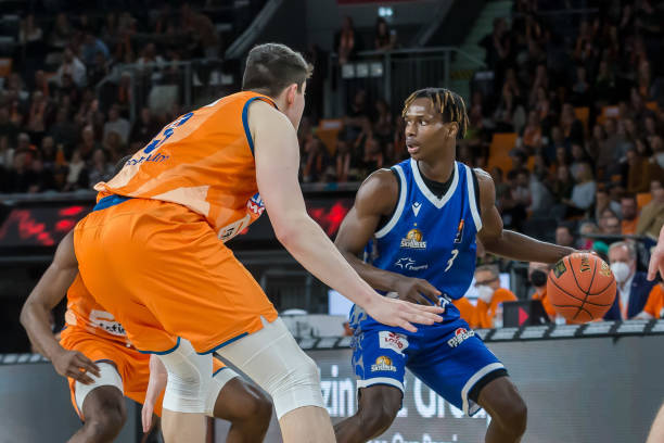 队向来以严 队向来以严